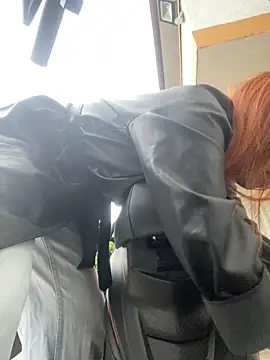 Sallem Pink online show from April 17, 2026, 11:13 am