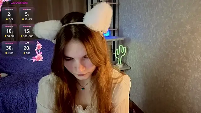 Snapshot of Nika_OMG chatting on October 3, 2025, 8:39 pm Nika OMG online show from October 3, 2025, 8:39 pm