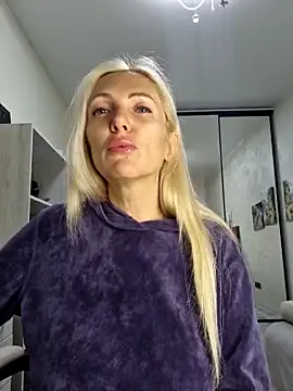 Monna online show from November 12, 2025, 6:08 pm