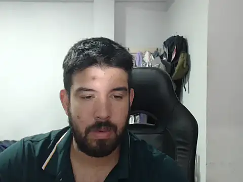 Snapshot of Axel11113 chatting on September 9, 2025, 3:06 am Axel11113 online show from September 9, 2025, 3:06 am