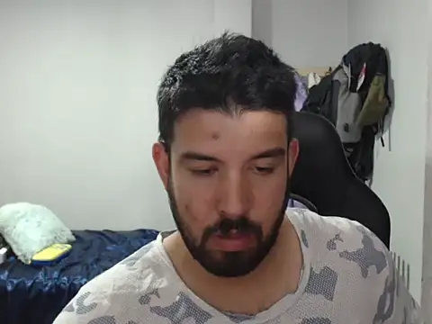 Snapshot of Axel11113 chatting on October 15, 2025, 1:17 am Axel11113 online show from October 15, 2025, 1:17 am