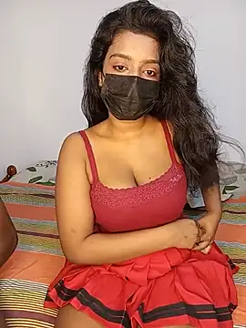 Snapshot of Darkchocosl8 chatting on July 10, 2026, 8:33 pm Darkchocosl8 online show from July 10, 2026, 8:33 pm