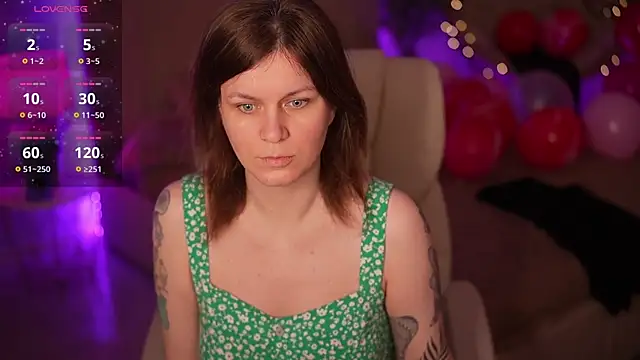 Snapshot of TinaMelt chatting on February 8, 2026, 7:28 pm TinaMelt online show from February 8, 2026, 7:28 pm