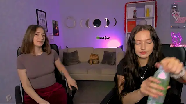 eva smiith  online show from May 18, 2026, 5:57 am