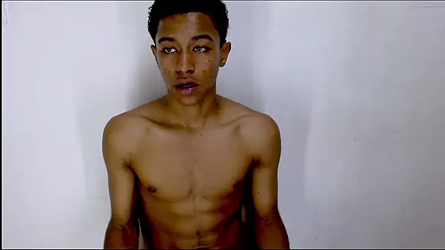 Snapshot of Rocco_Grey chatting on September 19, 2025, 7:25 pm Rocco Grey online show from September 19, 2025, 7:25 pm