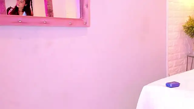 Snapshot of amber_sparkle chatting on October 14, 2025, 12:50 pm amber sparkle online show from October 14, 2025, 12:50 pm