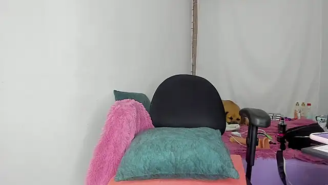 Sandy-13 online show from February 15, 2026, 7:51 am