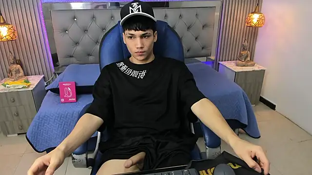 Snapshot of SamBlack_ chatting on February 19, 2026, 12:45 pm SamBlack online show from February 19, 2026, 12:45 pm