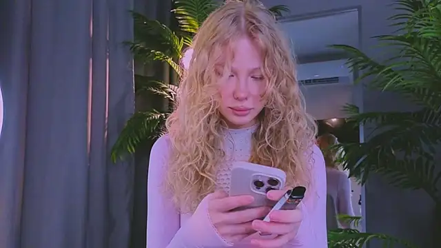 emilyshepar d online show from March 17, 2026, 3:11 am