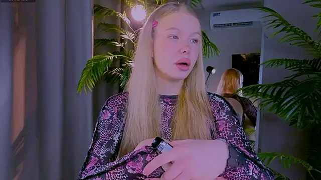 emilyshepar d online show from March 19, 2026, 3:21 am