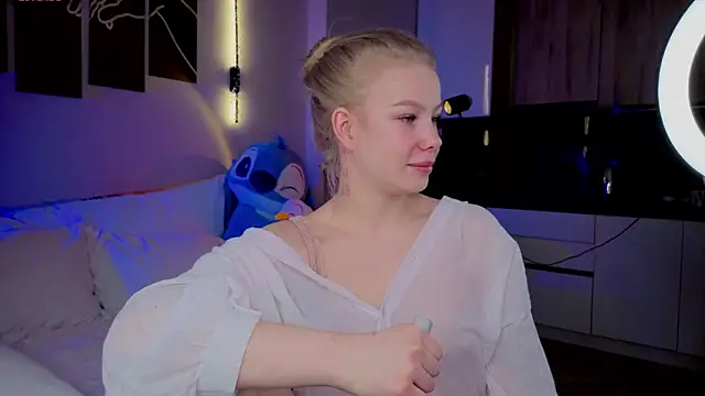 emilyshepar d online show from April 8, 2026, 2:22 am