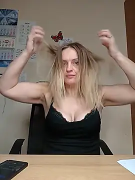Snapshot of Ami_Foxy chatting on June 5, 2026, 9:59 am Ami Foxy online show from June 5, 2026, 9:59 am