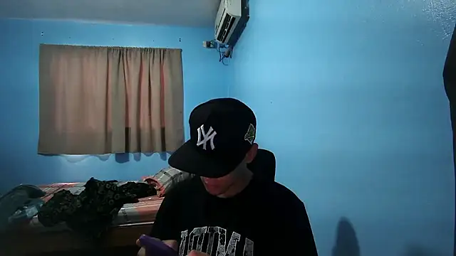 Jaket lovers online show from December 5, 2025, 4:25 pm