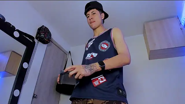 Mateo Escobar online show from September 10, 2025, 4:51 pm