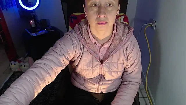 Snapshot of Milf_Valeria chatting on September 30, 2025, 4:01 pm Milf Valeria online show from September 30, 2025, 4:01 pm