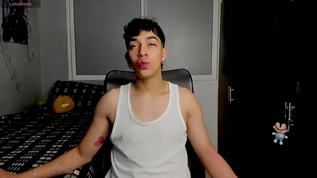 Snapshot of Noxx_starkK chatting on February 1, 2026, 12:53 am Noxx starkK online show from February 1, 2026, 12:53 am