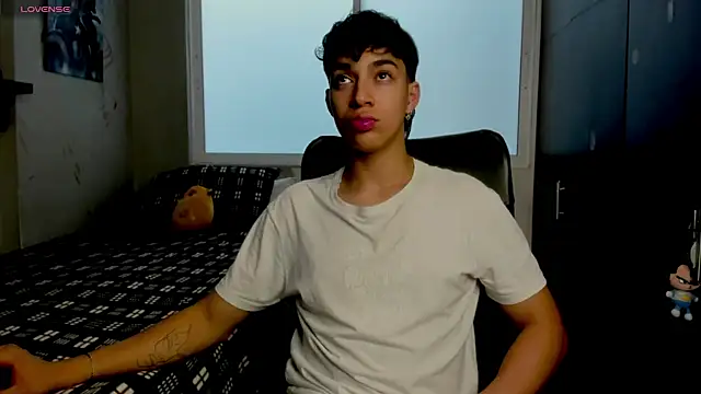 Snapshot of Noxx_starkK chatting on February 4, 2026, 6:25 pm Noxx starkK online show from February 4, 2026, 6:25 pm