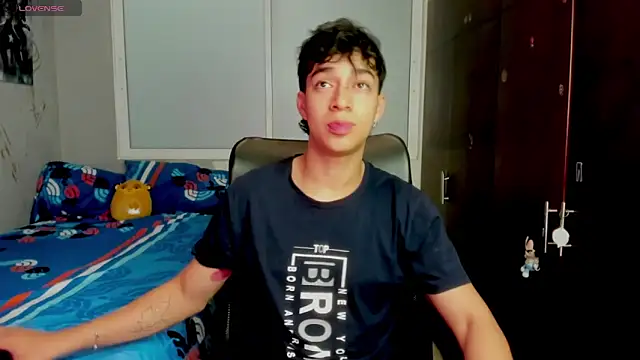 Snapshot of Noxx_starkK chatting on February 8, 2026, 9:29 pm Noxx starkK online show from February 8, 2026, 9:29 pm