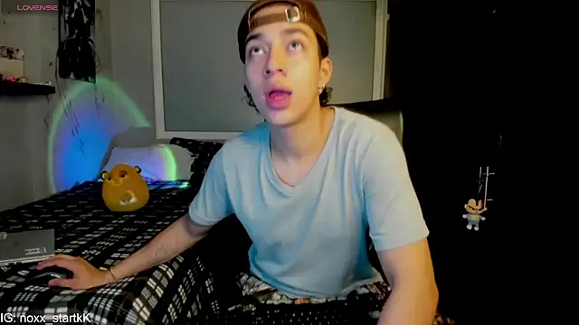 Snapshot of Noxx_starkK chatting on March 8, 2026, 10:24 pm Noxx starkK online show from March 8, 2026, 10:24 pm