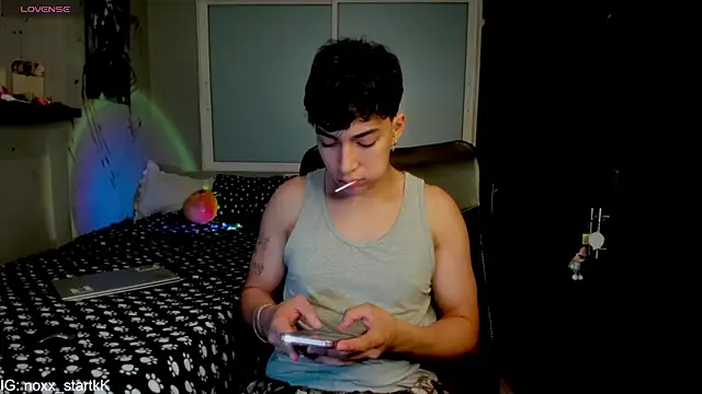 Snapshot of Noxx_starkK chatting on March 22, 2026, 12:14 am Noxx starkK online show from March 22, 2026, 12:14 am