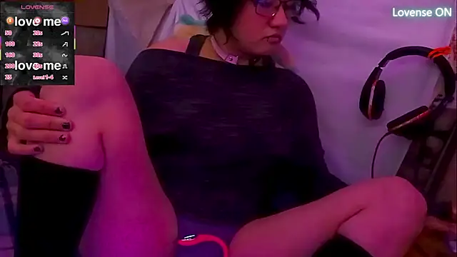 Ftm Bunny online show from December 20, 2025, 1:18 pm