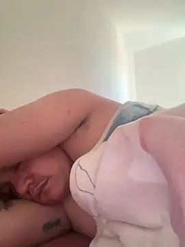 michael877675 online show from October 1, 2025, 4:13 pm