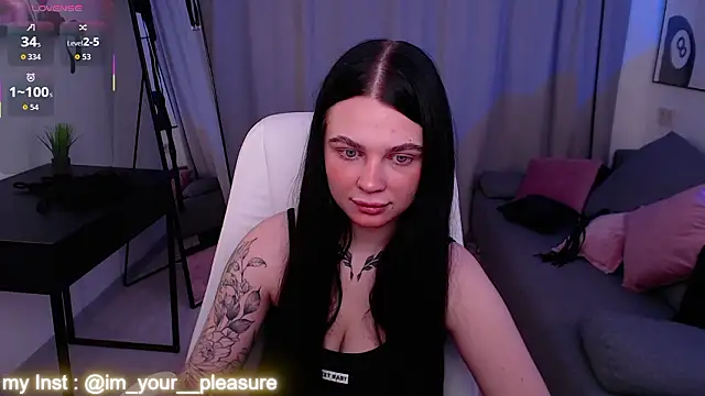 Michela Fruet online show from February 17, 2026, 1:02 am