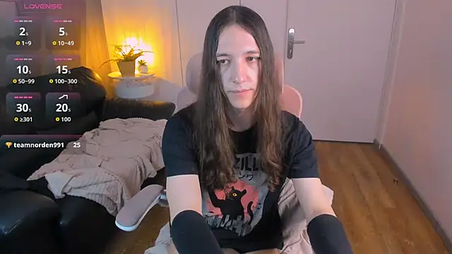 SilverMuse online show from April 9, 2026, 6:19 am