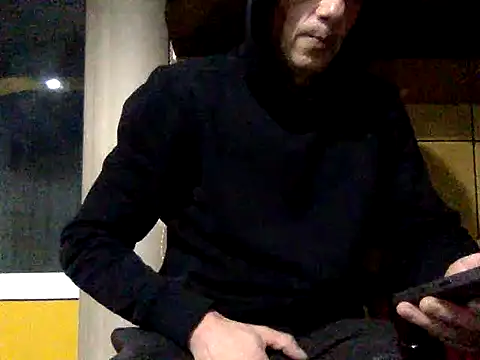 Snapshot of adiluci1 chatting on December 21, 2025, 6:04 pm adiluci1 online show from December 21, 2025, 6:04 pm