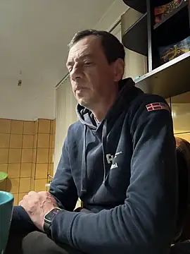 Snapshot of adiluci1 chatting on April 11, 2026, 2:49 am adiluci1 online show from April 11, 2026, 2:49 am