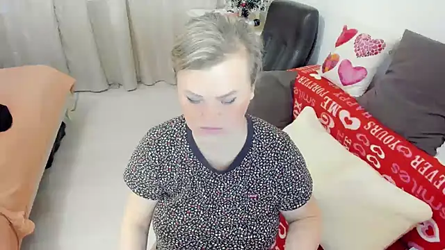 Snapshot of MildMature chatting on January 16, 2026, 9:41 pm MildMature online show from January 16, 2026, 9:41 pm