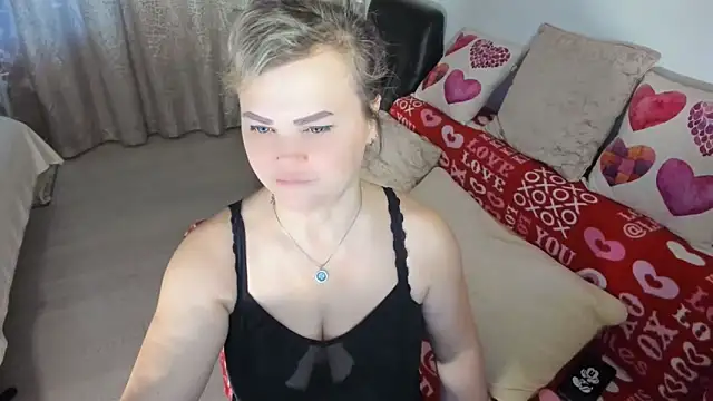 Snapshot of MildMature chatting on April 30, 2026, 5:41 pm MildMature online show from April 30, 2026, 5:41 pm