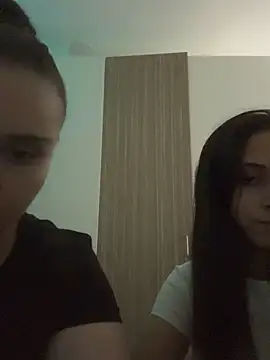 Snapshot of FemmeAffair chatting on October 19, 2025, 7:25 pm FemmeAffair online show from October 19, 2025, 7:25 pm