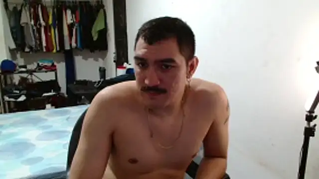 Leonino231 online show from April 18, 2026, 10:32 pm