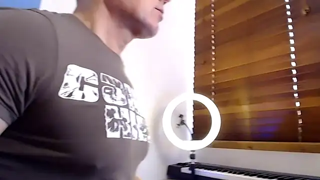 tomfoxcam online show from November 4, 2025, 9:30 am