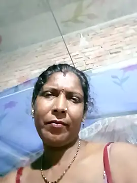 Snapshot of Savita992 chatting on July 6, 2026, 11:40 pm Savita992 online show from July 6, 2026, 11:40 pm