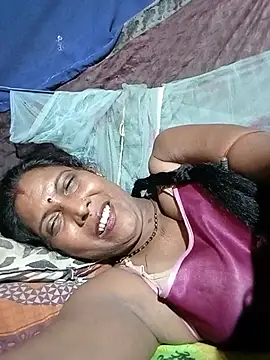 Snapshot of Savita992 chatting on July 7, 2026, 6:47 am Savita992 online show from July 7, 2026, 6:47 am