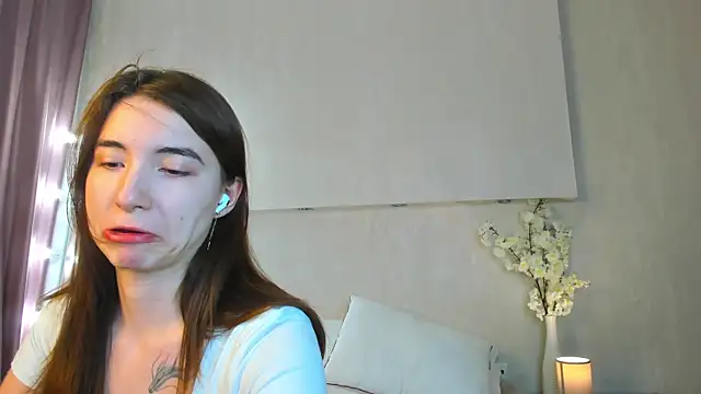 Adelina Bliss online show from April 5, 2026, 1:03 am