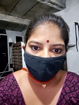 Daisygirl9 online show from April 28, 2026, 10:59 pm