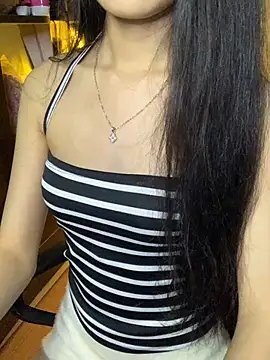 Snapshot of Nhinhi18 chatting on July 8, 2026, 3:27 pm Nhinhi18 online show from July 8, 2026, 3:27 pm