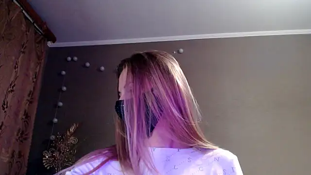 Iris lave online show from April 15, 2026, 7:58 pm