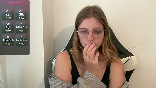 BustyKellyXXX online show from September 17, 2025, 9:11 am