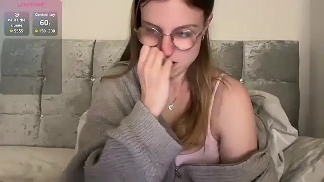 Snapshot of BustyKellyXXX chatting on April 9, 2026, 7:30 pm BustyKellyXXX online show from April 9, 2026, 7:30 pm