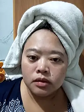 sweetbigtits19 online show from April 25, 2026, 9:45 am