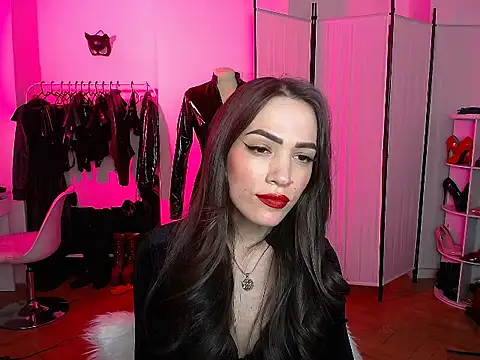 Snapshot of AlienaMoore chatting on March 4, 2026, 4:57 pm AlienaMoore online show from March 4, 2026, 4:57 pm