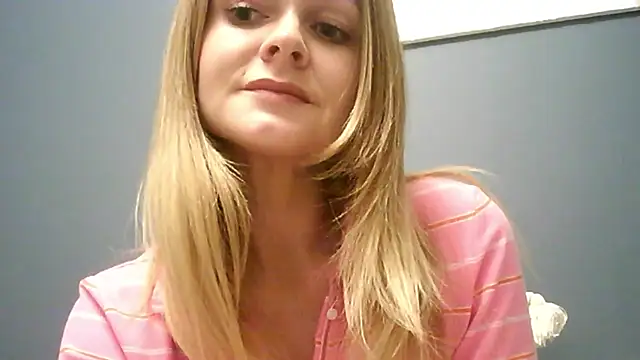 Snapshot of Ginger-bb chatting on November 1, 2025, 3:47 pm Ginger-bb online show from November 1, 2025, 3:47 pm