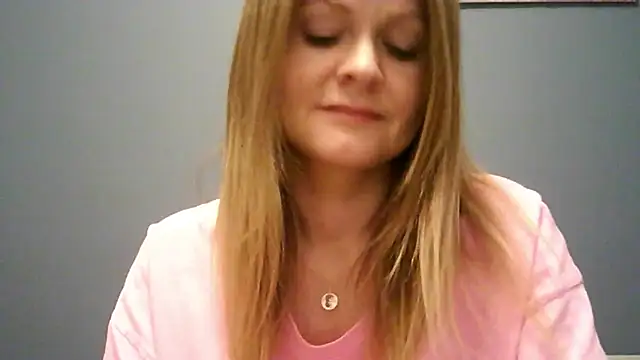 Snapshot of Ginger-bb chatting on November 17, 2025, 6:41 am Ginger-bb online show from November 17, 2025, 6:41 am