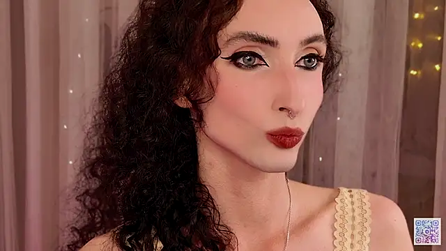 Snapshot of Queen_of_tease chatting on September 24, 2025, 4:54 pm Queen of tease online show from September 24, 2025, 4:54 pm