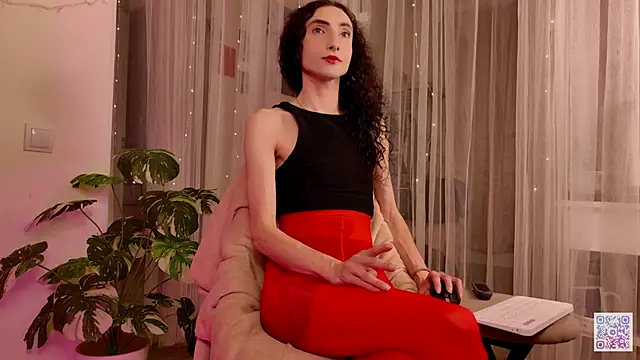 Snapshot of Queen_of_tease chatting on October 27, 2025, 5:50 pm Queen of tease online show from October 27, 2025, 5:50 pm