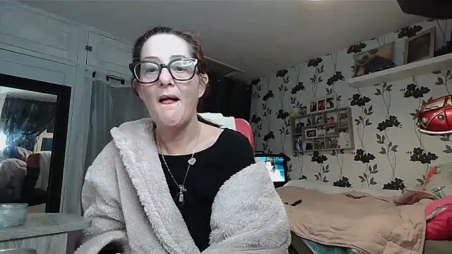 Mistress-Ivy51 online show from February 7, 2026, 6:39 am